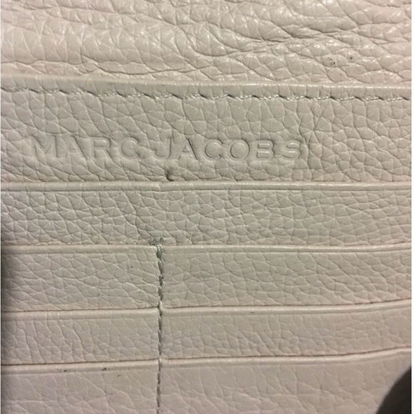Marc by Marc Jacobs Cream and Red leather Women's wallet/ clutch - Picture 3 of 6